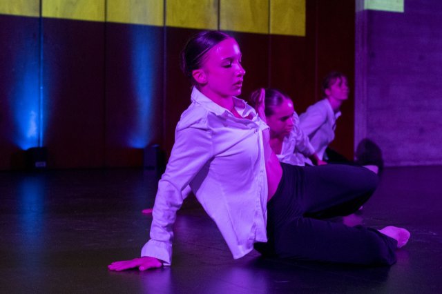 Contemporaneo/Floorwork Open